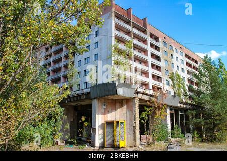 Edificio abbandonato a Pripyat, Ucraina, sito del disastro nucleare di Cernobyl del 1986. Foto Stock
