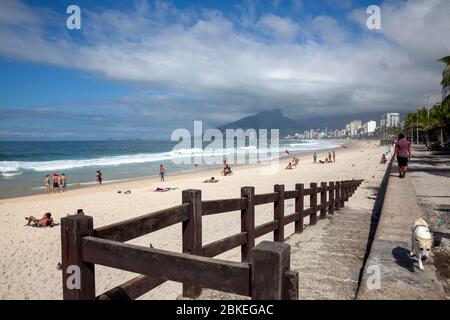 Spiaggia di Ipanema e Promenade a Rio de Janeiro, Brasile Foto Stock