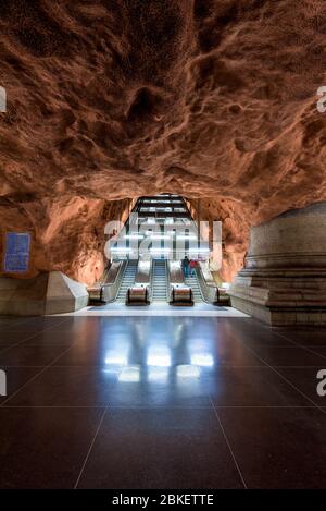 Stazione di Radhuset, stazione dipinta della Tunnelbana. Art of the Subway a Stoccolma, Svezia, la più lunga mostra d'arte del mondo. Foto Stock