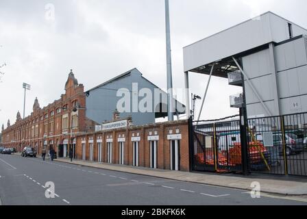 Architettura vittoriana del 1900 Old Football Stadium Fulham FC Johnny Haynes Stand Craven Cottage Stevenage Rd, Fulham, Londra SW6 6HH Archibald Leitch Foto Stock