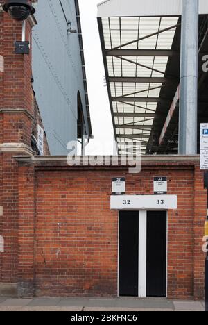 Architettura vittoriana del 1900 Old Football Stadium Fulham FC Johnny Haynes Stand Craven Cottage Stevenage Rd, Fulham, Londra SW6 6HH Archibald Leitch Foto Stock