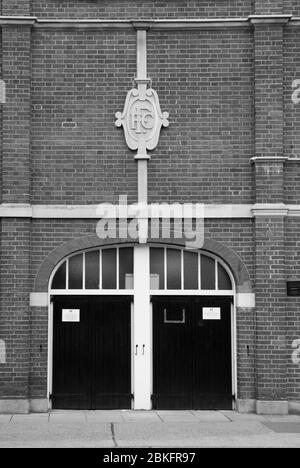 Architettura vittoriana del 1900 Old Football Stadium Fulham FC Johnny Haynes Stand Craven Cottage Stevenage Rd, Fulham, Londra SW6 6HH Archibald Leitch Foto Stock