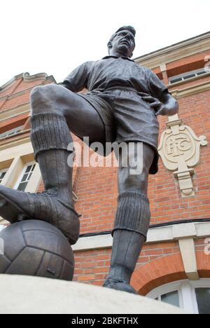 Johnny Haynes 1900 architettura vittoriana Vecchio Stadio di Calcio Fulham FC Craven Cottage Stevenage Rd, Fulham, Londra SW6 6HH di Archibald Leitch Foto Stock