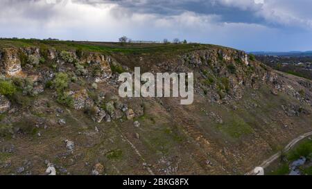 Gola tra due pedaggi vicino al villaggio di Trinca, Moldavia Foto Stock