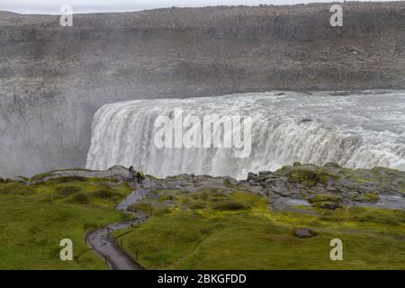 La splendida cascata di Dettifoss nel Parco Nazionale di Vatnajökull, nel nord-est dell'Islanda. Foto Stock