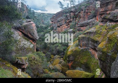 Bear Gulch Cave Trail nel Parco Nazionale dei Pinnacoli Foto Stock