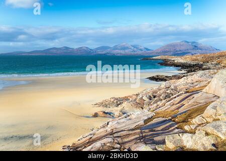 Spiaggia di Traigh Rosamol a Luskhentire sulla costa occidentale dell'isola di Harris in Scozia Foto Stock