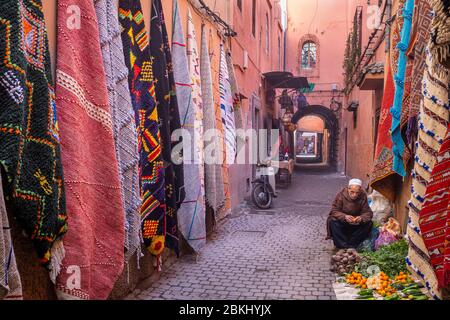 Marocco, Marrakech-Safi, Marrakech, città imperiale, la medina (Patrimonio dell'Umanità dell'UNESCO), il quartiere del Palazzo di Bahia, il souk Foto Stock