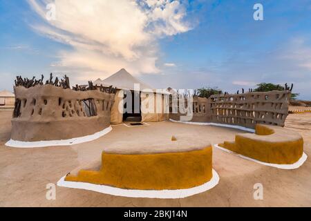 India, Gujarat state, regione di Kutch, villaggio di Hodka, vicino a Bhuj, alloggi di lusso ed eco-friendly nel deserto Foto Stock