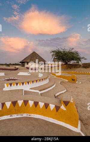 India, Gujarat state, regione di Kutch, villaggio di Hodka, vicino a Bhuj, alloggi di lusso ed eco-friendly nel deserto Foto Stock