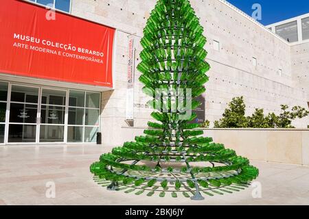 'Nettor' di Joana Vasconcelos, Museo Berardo di Arte moderna e Contemporanea, quartiere di Belem, Lisbona, Portogallo, Europa Foto Stock