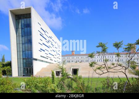 Portogallo, Lisbona, Campolide, Nuova Università di Lisbona (Universidade Nova de Lisboa), campus progettato dagli architetti Manuel Rocha Aires Mateus e Francisco Xavier Rocha Aires Mateus Foto Stock