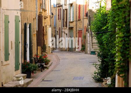 Francia, Bouches du Rhone, Pays d'Aix, Jouques, rue du village Foto Stock