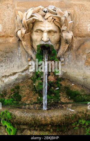 Francia, Bouches du Rhone, Pays d'Aix, Jouques, fontana Pousterle Foto Stock