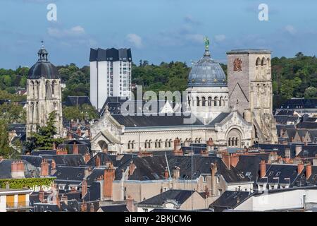 Francia, Indre et Loire, Valle della Loira patrimonio mondiale dell'UNESCO, Tours, Ballan torre, basilica di San Martino, torre dell'orologio e Carlo Magno torre Foto Stock