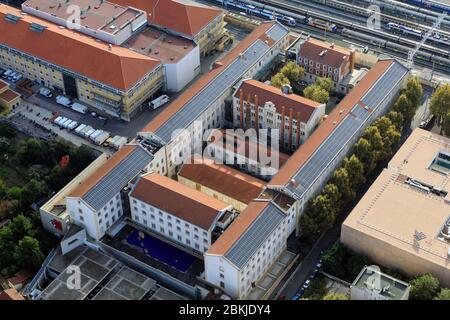 Francia, Bouches du Rhone, Marsiglia, 3 ° arrondissement, quartiere Belle de mai, Pole Patrimoine e Pole Media (vista aerea) Foto Stock