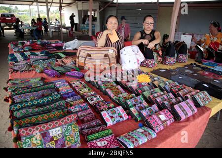 Francia, Guiana, Javouhey, Hmong artigianato Foto Stock