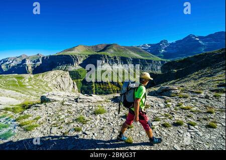 Spagna, Aragona, comarque di Sobrarbe, provincia di Huesca, Parco Nazionale di Ordesa e Monte Perdido, patrimonio mondiale dell'UNESCO, escursione lungo la cresta panoramica della sierra de la Cutas che si affaccia sul canyon Arazas Foto Stock