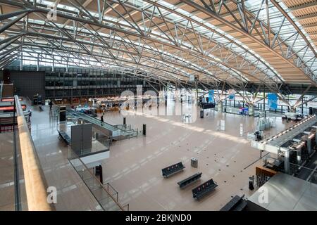 Amburgo/Germania - 05-03-2020: Una vista dell'aeroporto di Amburgo Fuhlsbüttel quasi completamente vuota a causa del blocco del covid-19. Foto Stock