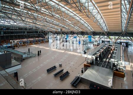 Amburgo/Germania - 05-03-2020: Una vista dell'aeroporto di Amburgo Fuhlsbüttel quasi completamente vuota a causa del blocco del covid-19. Foto Stock