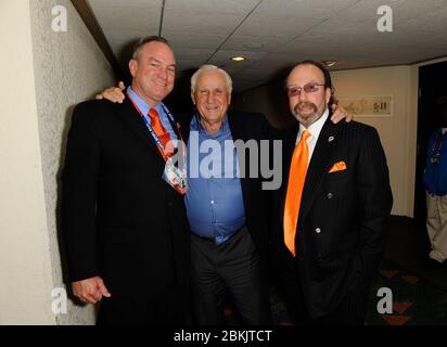 MIAMI GARDENS, FL - 07 FEBBRAIO: Don' Shula al Super Bowl XLIV al Sun Life Stadium il 7 febbraio 2010 a Miami Gardens, Florida. Persone: Don Shula Credit: Storms Media Group/Alamy Live News Foto Stock