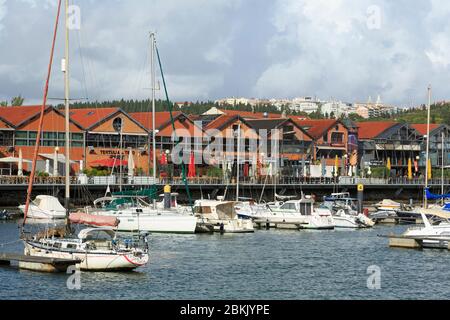 Marina al molo di Santo Amaro, Lisbona, Portogallo, Europa Foto Stock