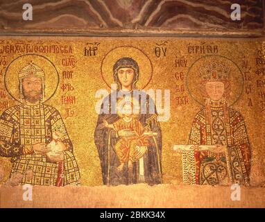 Mosaico Comneno del XIII secolo a Haghi Sophia (Chiesa della Santa Sapienza), distretto di Fatih, Istanbul, Repubblica di Türkiye Foto Stock