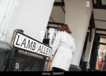 Cartello di agnello Alley a St Albans Foto Stock