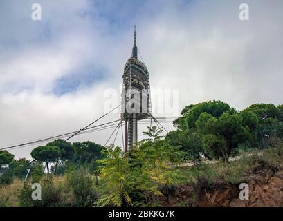 La Torre Collserola di Barcellona è un'antenna visibile da tutto Foto Stock