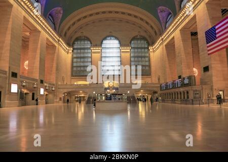 Vuoto Main Concourse Grand Central Station durante la pandemia di coronavirus, blocco New York City 1 maggio 2020 Foto Stock
