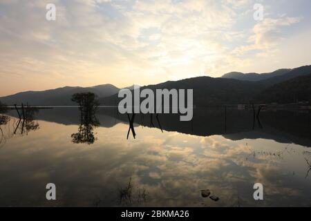 Alba mattina bellissimo paesaggio riserva. Mungwang, Chungbuk, Corea Foto Stock