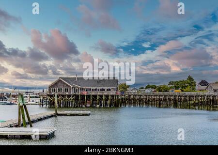 Ristorante di pesce sul Wood Pier Foto Stock