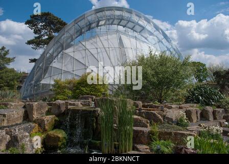 Davies Alpine House vetro arco tetto vetri architettura moderna Royal Botanic Gardens Kew Gardens, Richmond, Londra by Wilkinson Eyre Atelier Ten Foto Stock