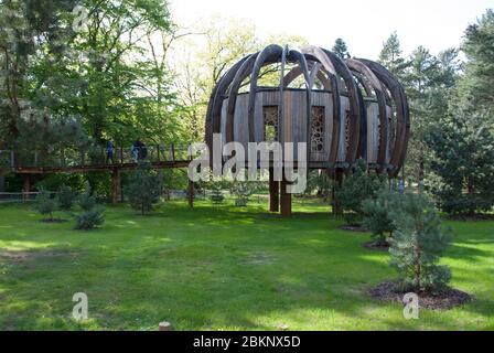 Quiet Mark Treehouse Woodland House Area naturale Royal Botanic Gardens Kew Gardens, Richmond, Londra by Blue Forest Designer quiet Tree Forest Foto Stock