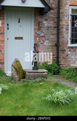 Dettagli architettonici di cottage in antico villaggio Saxon Avebury, Marlborough, Wiltshire Foto Stock