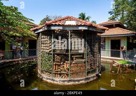 Mostre in mostra al Museo cambogiano delle mine, Siem Reap, provincia di Siem Reap, Cambogia. Foto Stock