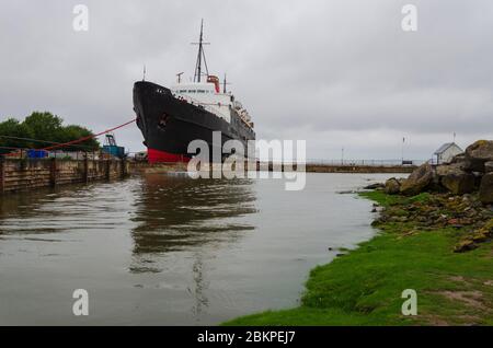 Llanerch-y-Mor, Regno Unito : 31 luglio 2019: Nave a vapore per traghetto passeggeri, TSS Duke of Lancaster operò dal 1956 al 1979. È stato poi permanentemente beached per op Foto Stock