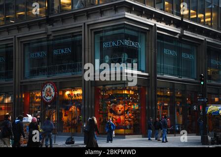 Costruire UN orso, 565 5th Avenue New York, NY 10017, Stati Uniti Foto Stock