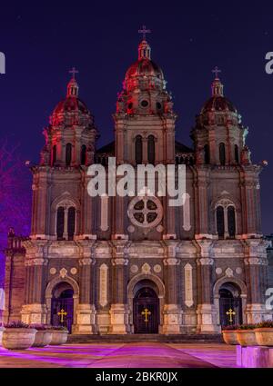 Pechino / Cina - 9 febbraio 2016: Chiesa di San Giuseppe, conosciuta come Chiesa di Wangfujing, chiesa romanica di primo Novecento Revival a Pechino, Cina Foto Stock