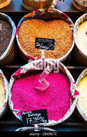 Spagna, Madrid, distretto di Chueca, Mercado de San Anton, riso Foto Stock
