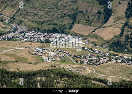 Francia, Hautes-Alpes (05), Parco Naturale Regionale di Queyras, Riserva Naturale Val d'Escreins, Guillestre, col de la Coulette, la frazione di Sanite-Marie nel comune di Vars Foto Stock