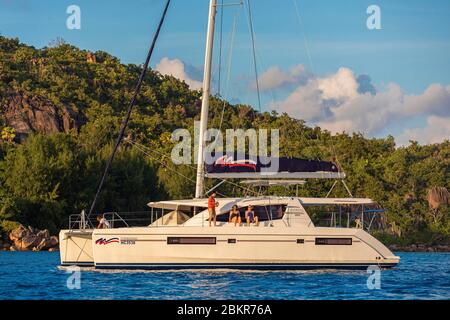 Seychelles, Curieuse Island, barca all'ancora Foto Stock