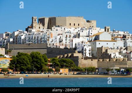 Spagna, Comunità di Valencia, Costa del Azahar (Costa Azahr), Peniscola, Città Vecchia con castello Foto Stock