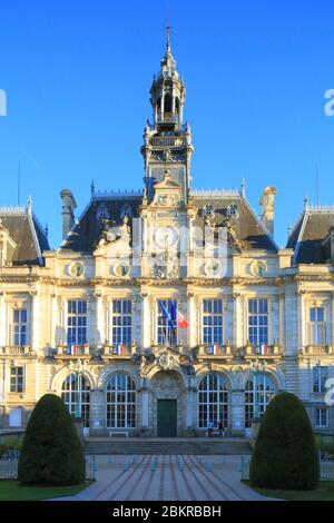 Francia, Haute Vienne, Limoges, Place Leon Betoulle, Municipio progettato in stile neo-rinascimentale da Charles Alfred Leclerc e inaugurato nel 1883 Foto Stock