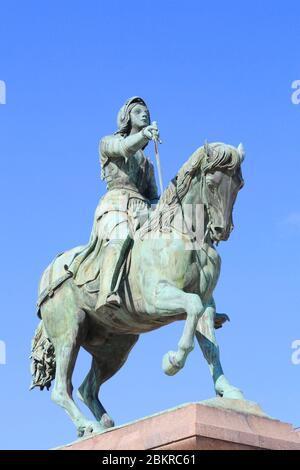 Francia, Loiret, Orleans, Place du Martroi, statua equestre di Giovanna d'Arco realizzata nel 1855 da Denis Foyatier Foto Stock