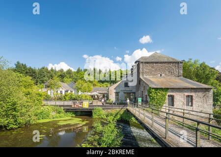 Francia, Morbihan, la Gacilly, il villaggio vicino al fiume Aff Foto Stock