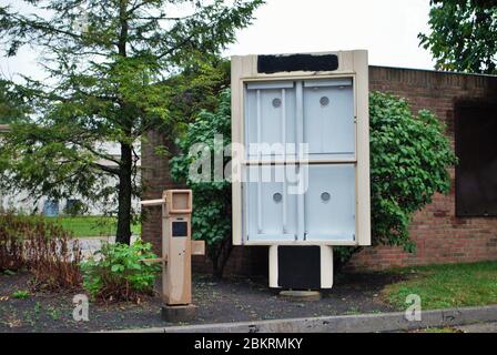 Drive Thru lettore di menu scheda e altoparlante per un fuori business fast food ristorante Foto Stock