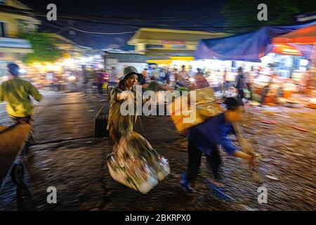 Il Vietnam, Hanoi, mercato all'ingrosso di lunga Bien Foto Stock