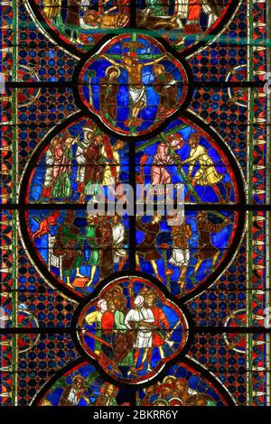 Francia, Aisne, Laon, la città alta, Notre-Dame de Laon cattedrale, architettura gotica, vetrate Foto Stock