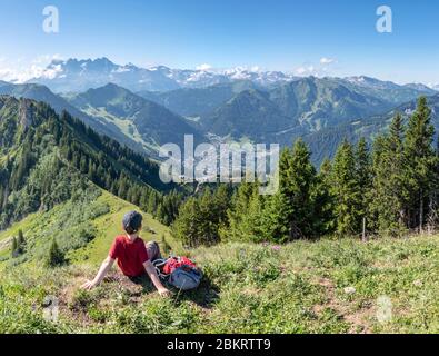 Francia, alta Savoia, massiccio del Chablais, val d'Abondance, punto di vista sul CH?tel Foto Stock